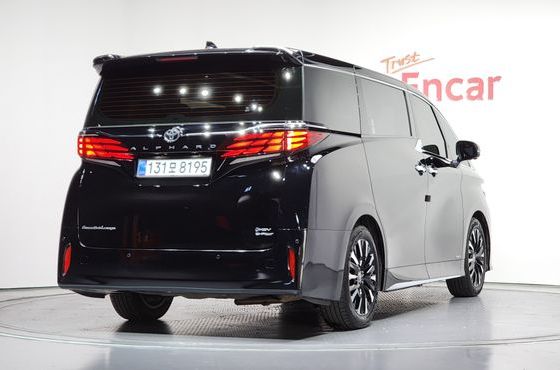 Toyota Alphard 2.5 HEV Executive AWD — пробег 9 720 км — фото 2 из 5