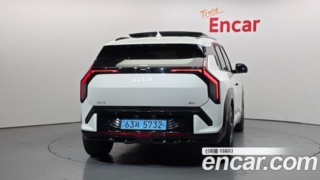 Kia EV3 Long Range 2WD GT Line — пробег 33 775 км — фото 4 из 5