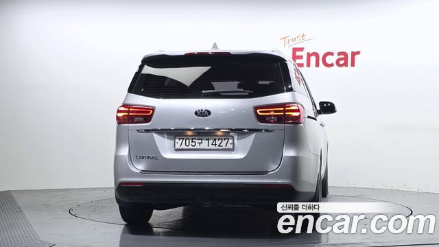 Kia Carnival из Кореи Encar