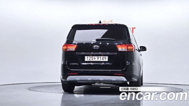 Kia Carnival из Кореи Encar