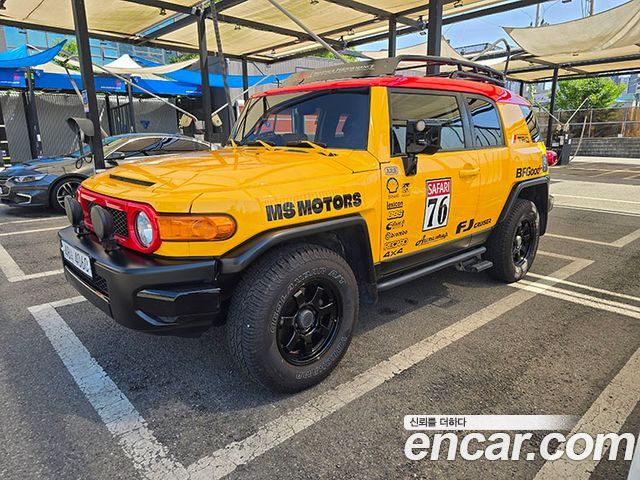 Toyota FJ Cruiser 4WD V6 — пробег 178 511 км — фото 1 из 5