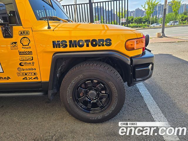 Toyota FJ Cruiser 4WD V6 — пробег 178 511 км — фото 5 из 5