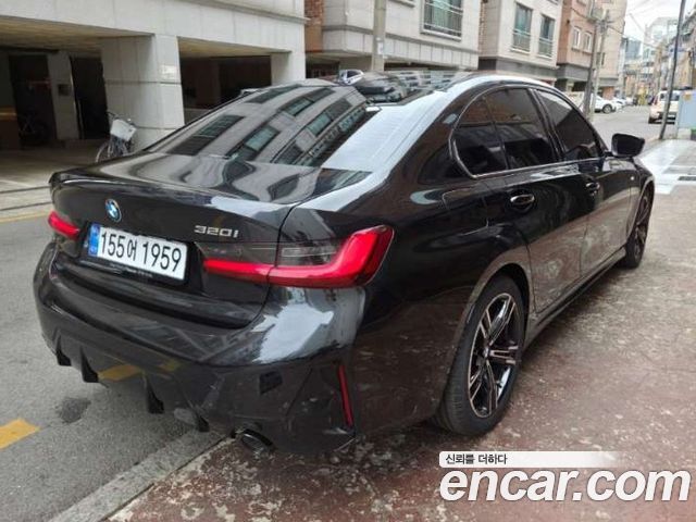 BMW 3-Series 320i M Sport — пробег 1 150 км — фото 2 из 5