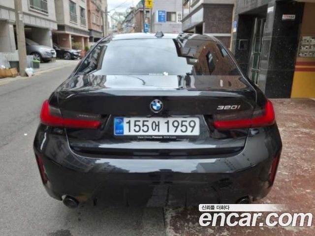 BMW 3-Series 320i M Sport — пробег 1 150 км — фото 4 из 5