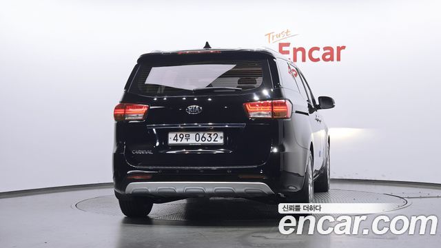 Kia Carnival из Кореи Encar