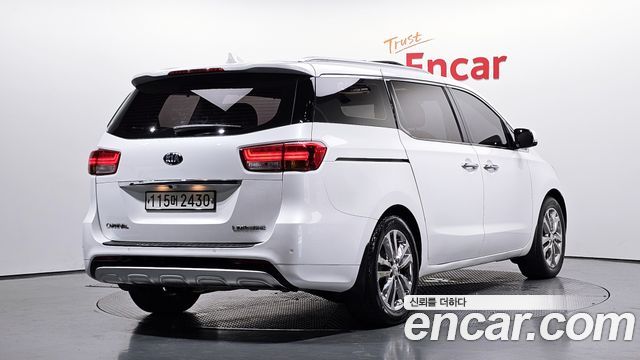 Kia Carnival 7-seater Limousine VIP — пробег 214 761 км — фото 2 из 5