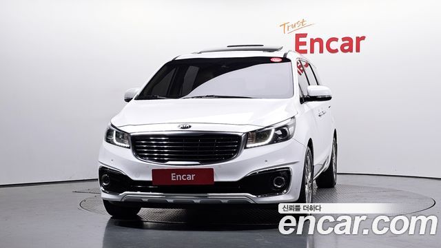 Kia Carnival 7-seater Limousine VIP — пробег 214 761 км — фото 3 из 5