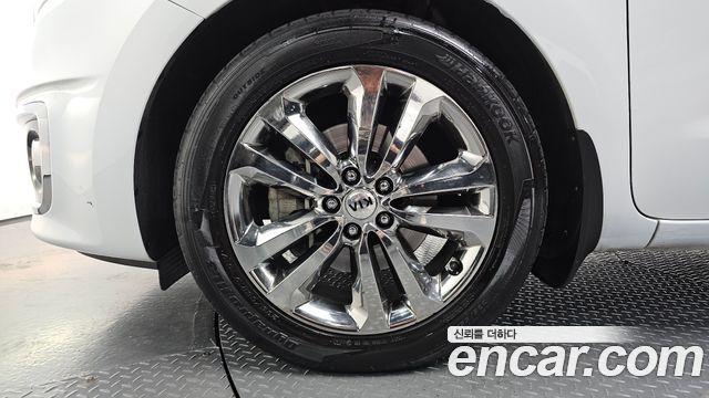 Kia Carnival 7-seater Limousine VIP — пробег 214 761 км — фото 5 из 5