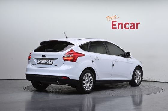 Ford Focus 2.0 Diesel Titanium Hatchback 3rd — пробег 56 251 км — фото 2 из 5