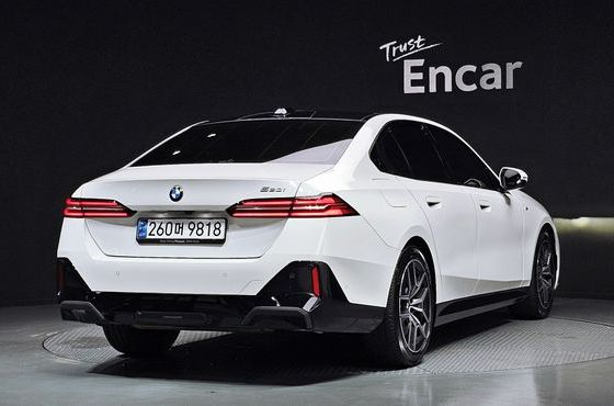 BMW 5-Series 520i M Sport — пробег 15 345 км — фото 2 из 5