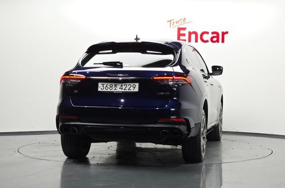 Maserati Levante 3.0 S AWD — пробег 77 890 км — фото 4 из 5