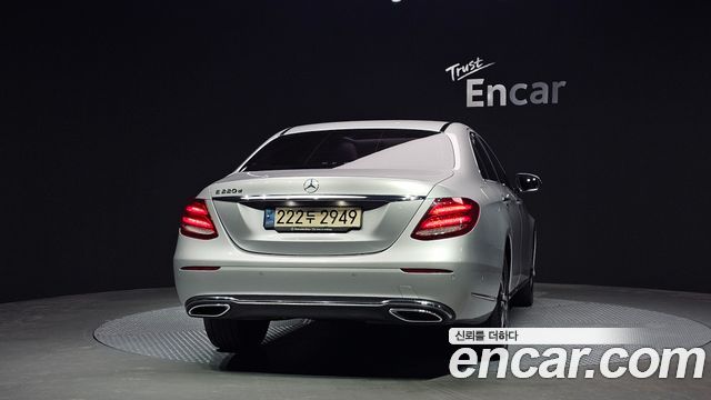 Mercedes-Benz E-Class из Кореи Encar