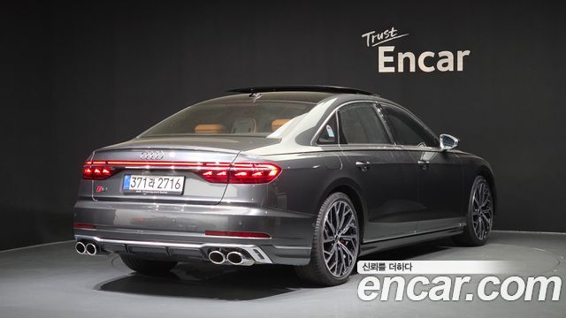 Audi S8 4.0 TFSI Quattro LWB — пробег 26 км — фото 2 из 5