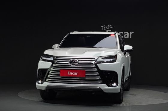 Lexus LX 700h Luxury — пробег 3 748 км — фото 3 из 5