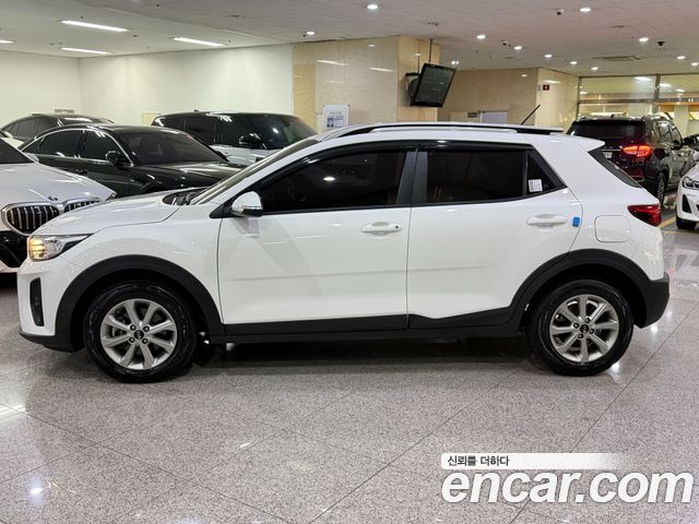 Kia Stonic Diesel 1.6 Deluxe — пробег 99 002 км — фото 3 из 5