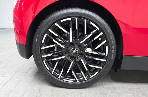 Mini Cooper SE Favoured — пробег 3 646 км — фото 5 из 5