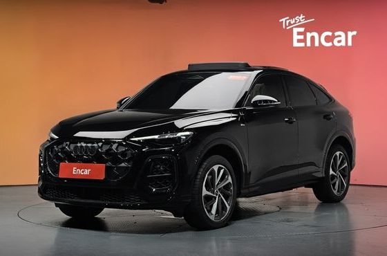 Audi Q5 40 TFSI 콰트로 S Line Sportback — пробег 45 км — фото 1 из 5