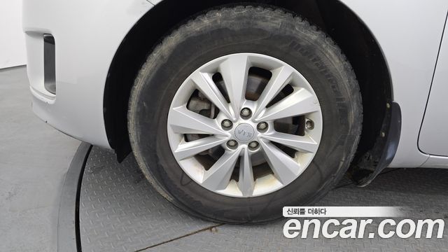 Kia Carnival 11-seater Deluxe — пробег 158 151 км — фото 5 из 5