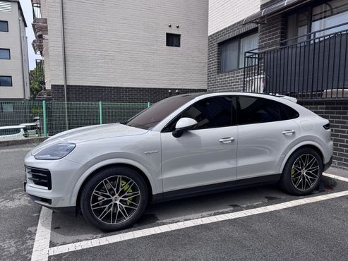 Porsche Cayenne 3.0 E-Hybrid Coupe — пробег 23 500 км — фото 2 из 5