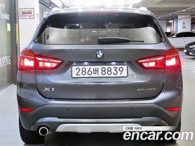 BMW X1 xDrive 20i xLine — пробег 82 307 км — фото 4 из 5