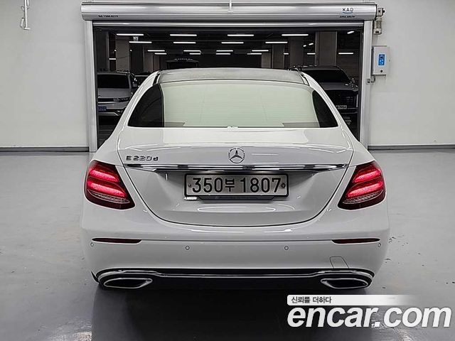 Mercedes-Benz E-Class из Кореи Encar
