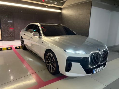 BMW 7-Series 740i xDrive M Sport — пробег 29 000 км — фото 2 из 5