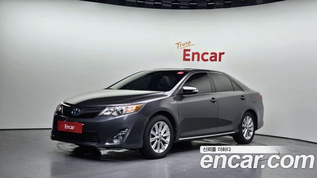 Toyota Camry Hybrid XLE — пробег 81 648 км — фото 1 из 5