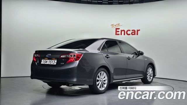 Toyota Camry Hybrid XLE — пробег 81 648 км — фото 2 из 5