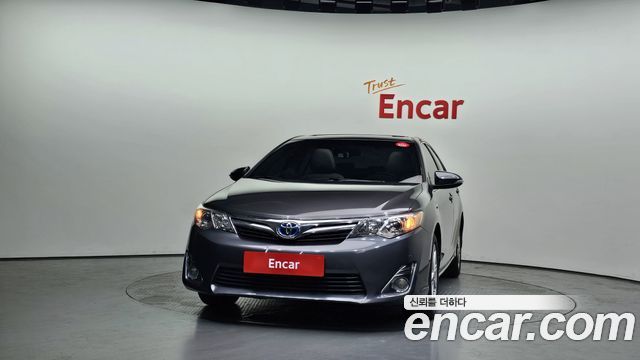 Toyota Camry Hybrid XLE — пробег 81 648 км — фото 3 из 5