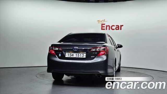 Toyota Camry Hybrid XLE — пробег 81 648 км — фото 4 из 5