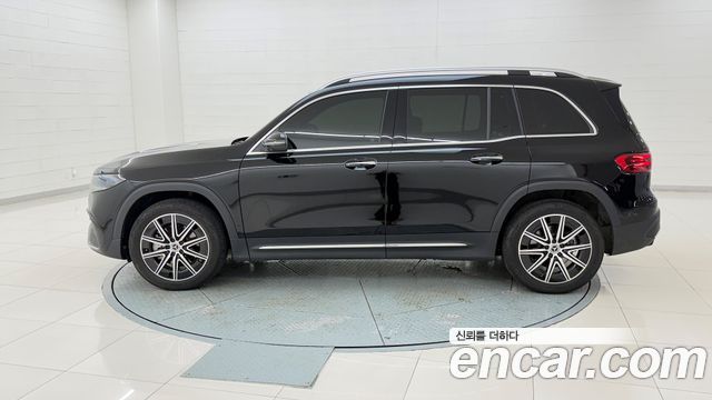 Mercedes-Benz EQB EQB300 4MATIC AMG Line — пробег 9 679 км — фото 2 из 5