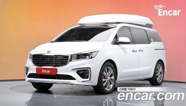 Kia Carnival 9-Seater Hi-Limousine Noblesse Special — пробег 43 341 км — фото 1 из 5