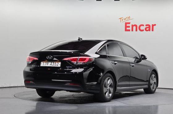 Hyundai Sonata 2.0 HEV Premium — пробег 164 500 км — фото 2 из 5