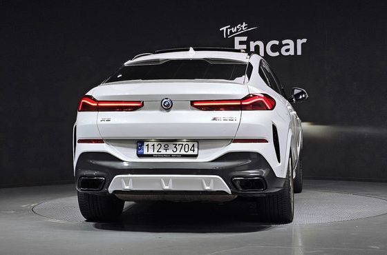BMW X6 M50i — пробег 25 097 км — фото 4 из 5