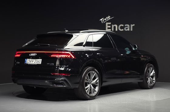 Audi Q8 55 TFSI Quattro Premium — пробег 80 385 км — фото 2 из 5