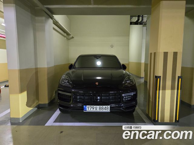 Porsche Cayenne 4.0 Turbo — пробег 15 000 км — фото 1 из 5
