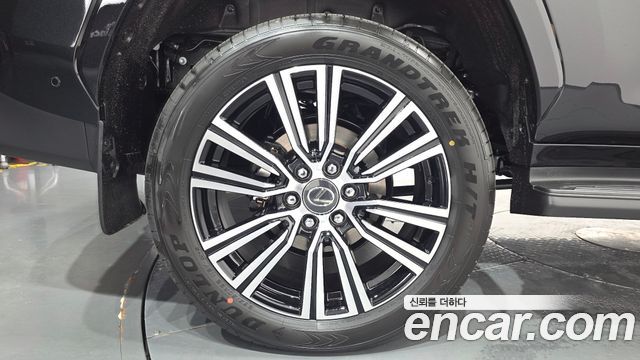 Lexus LX 700h Luxury — пробег 5 км — фото 5 из 5