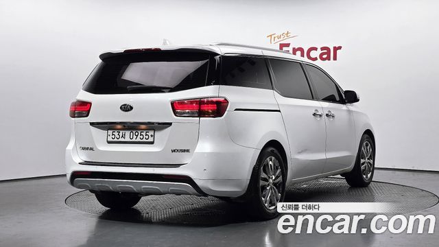 Kia Carnival из Кореи Encar