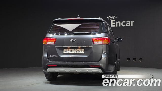 Kia Carnival из Кореи Encar