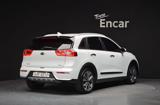 Kia Niro Noblesse — пробег 156 580 км — фото 2 из 5