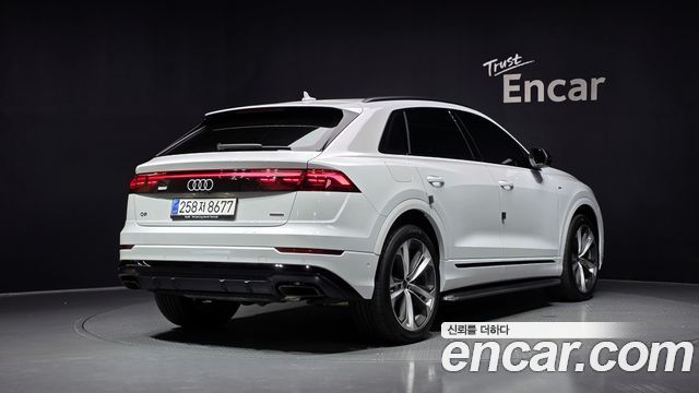 Audi Q8 55 TFSI Quattro Premium — пробег 18 137 км — фото 2 из 5