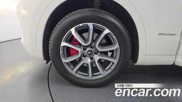 Maserati Levante из Кореи Encar