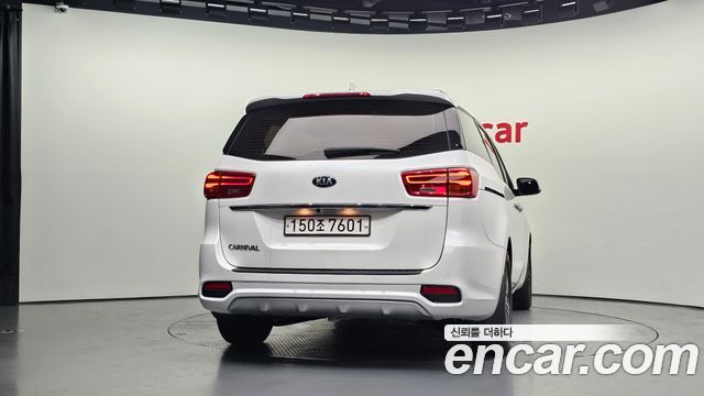 Kia Carnival из Кореи Encar