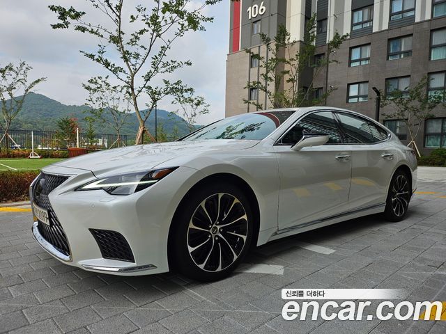 Lexus LS 3.5 Luxury — пробег 900 км — фото 2 из 5