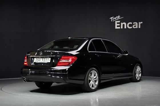 Mercedes-Benz C-Class C200 CGI AVANTGARDE — пробег 42 214 км — фото 2 из 5