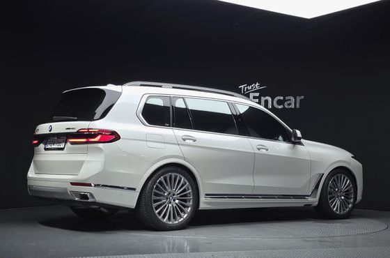 BMW X7 xDrive 40i Design Pure Excellence 7-Seater — пробег 7 539 км — фото 2 из 5