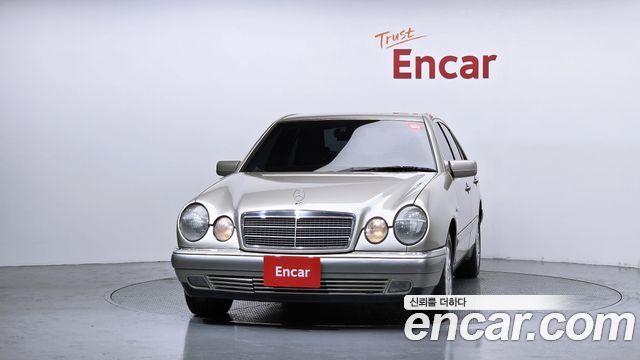 Mercedes-Benz E-Class из Кореи Encar