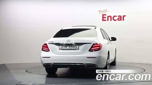 Mercedes-Benz E-Class из Кореи Encar