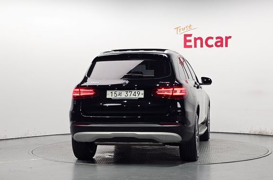 Mercedes-Benz GLC-Class GLC350e 4MATIC Premium — пробег 49 803 км — фото 4 из 5