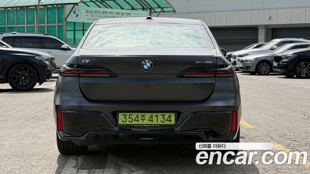 BMW i7 xDrive 60 Freeze Seoul Edition — пробег 5 635 км — фото 4 из 5